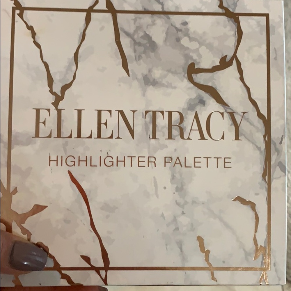 Ellen Tracy Highlighter Palette 🤍